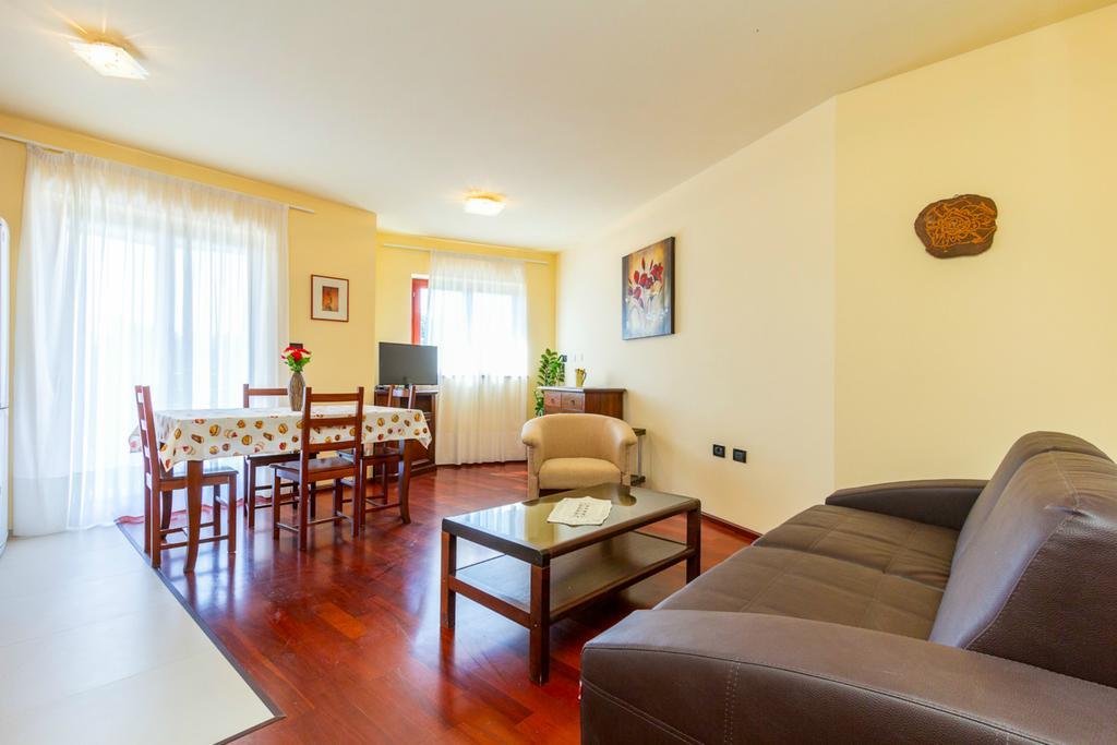 Apartments Villa Yoyo Štinjan Exterior foto